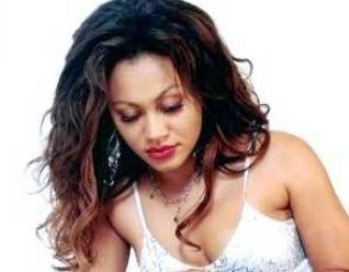 Nadia Buari fotoğrafı