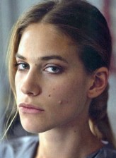 Tea Falco fotoğrafı