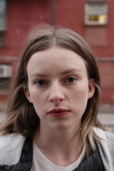 Deragh Campbell fotoğrafı