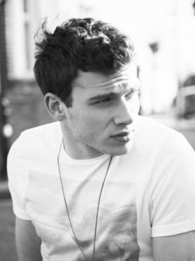 Oliver Stark fotoğrafı