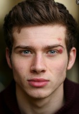 Oliver Stark fotoğrafı