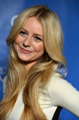 Justine Lupe fotoğrafı