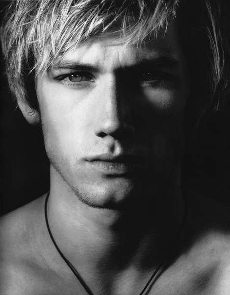 Alex Pettyfer Fotoğrafı