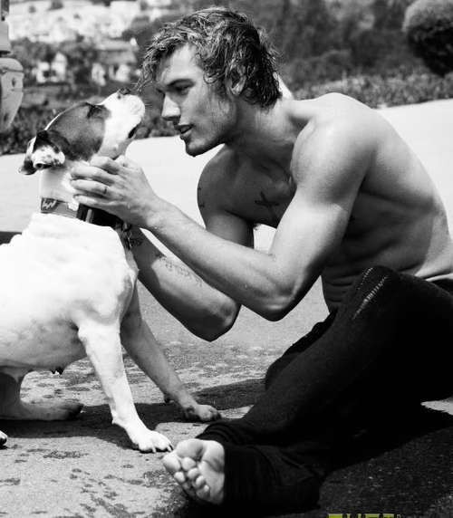 Alex Pettyfer Fotoğrafı