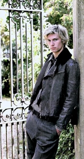 Alex Pettyfer Fotoğrafı