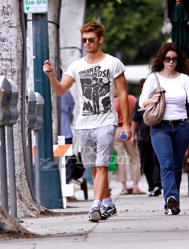 Alex Pettyfer Fotoğrafı