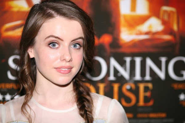 Rosie Day Fotoğrafı