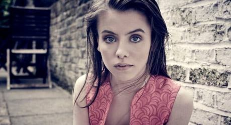 Rosie Day Fotoğrafı