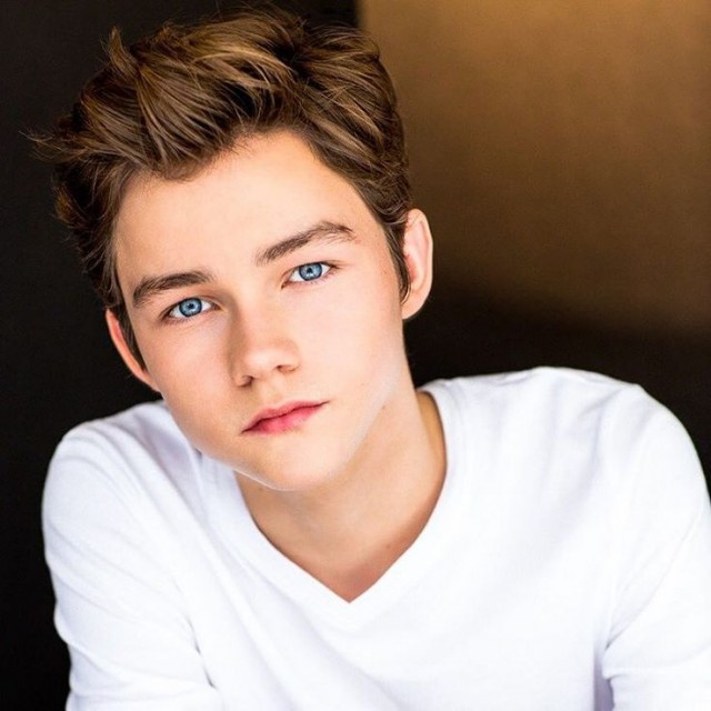 Levi Miller fotoğrafı