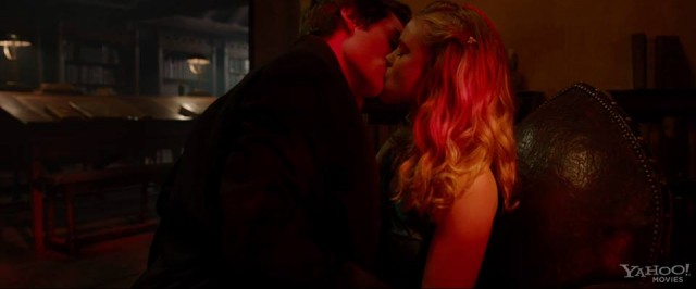 Dominic Sherwood fotoğrafı