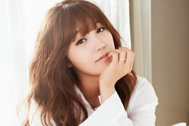 Jung Eun-ji fotoğrafı
