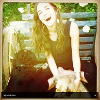 Zoey Deutch Fotoğrafı