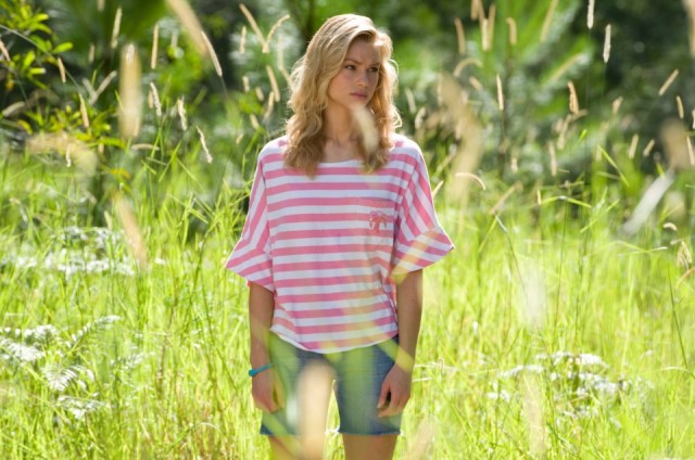 Lucy Fry Fotoğrafı