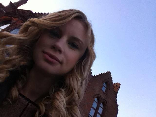 Lucy Fry Fotoğrafı