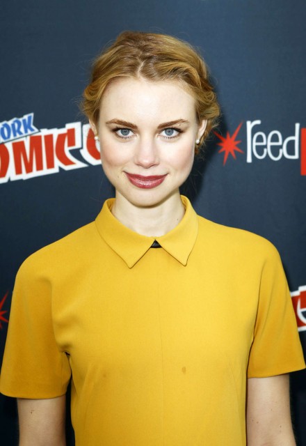 Lucy Fry Fotoğrafı