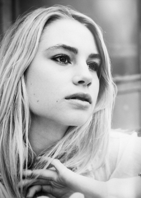 Lucy Fry Fotoğrafı