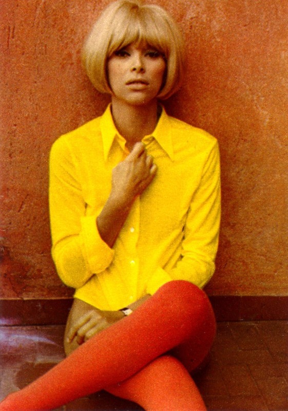 Mireille Darc fotoğrafı