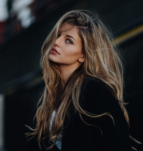 Eliana Jones Fotoğrafı