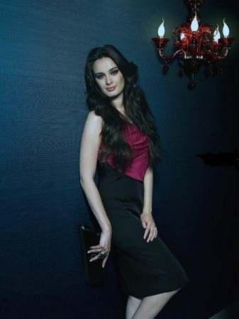 Evelyn Sharma Fotoğrafı