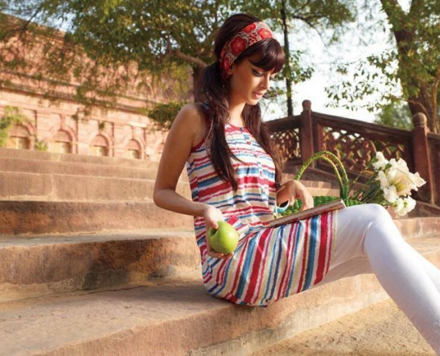 Evelyn Sharma Fotoğrafı