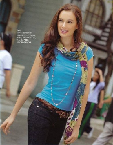 Evelyn Sharma Fotoğrafı