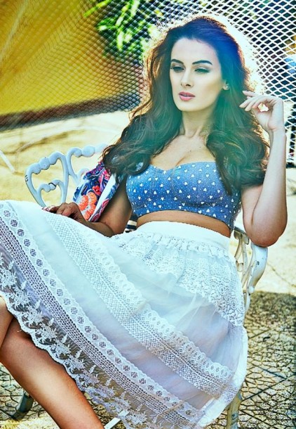 Evelyn Sharma Fotoğrafı