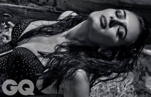 Evelyn Sharma Fotoğrafı