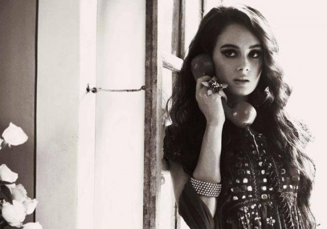 Evelyn Sharma Fotoğrafı