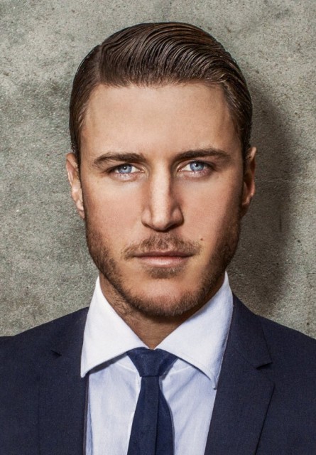 Aaron Jakubenko Fotoğrafı