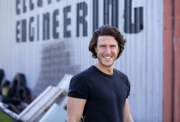 Aaron Jakubenko Fotoğrafı