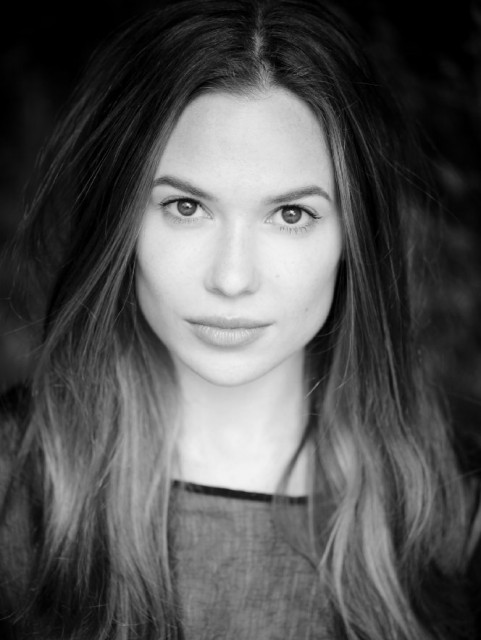 Celina Sinden Fotoğrafı