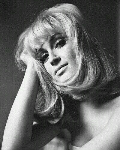 Suzy Kendall fotoğrafı