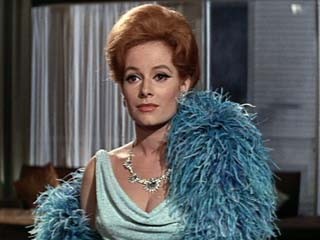 Luciana Paluzzi fotoğrafı