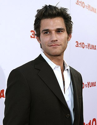Johnny Whitworth fotoğrafı