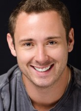 James Young (i) fotoğrafı