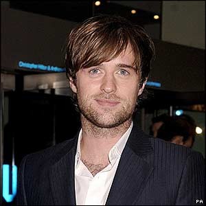 Jonas Armstrong fotoğrafı