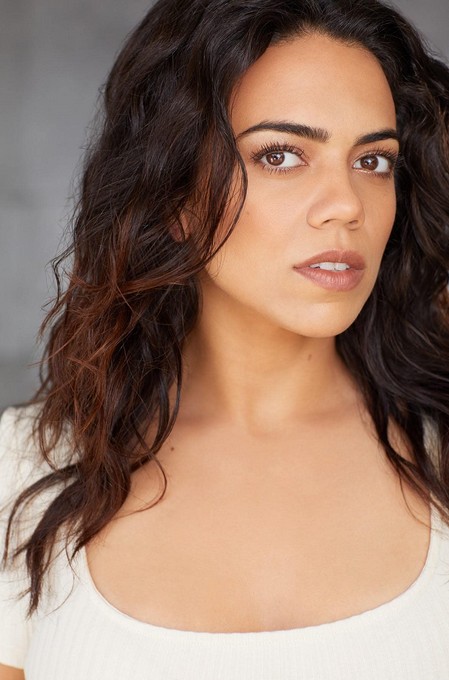 Leslie Lluvet fotoğrafı