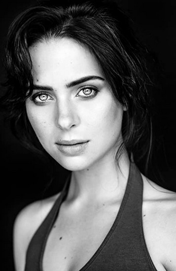 Holly Deveaux Fotoğrafı