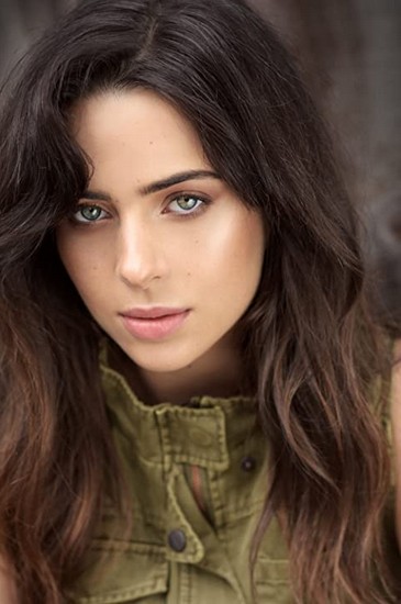 Holly Deveaux Fotoğrafı