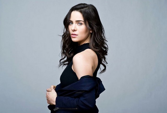 Holly Deveaux fotoğrafı