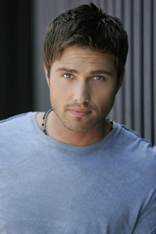 Eric Winter Fotoğrafı