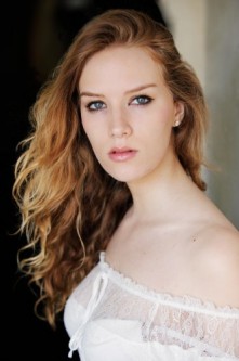 Charlotte Kirk fotoğrafı