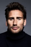 Edward Holcroft fotoğrafı