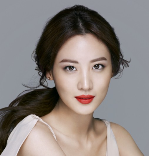Claudia Kim Fotoğrafı