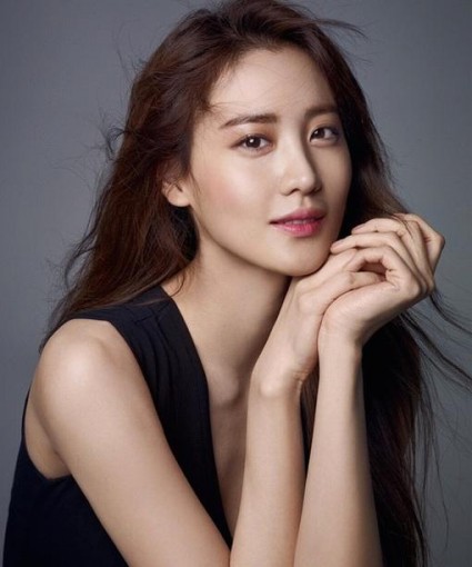 Claudia Kim Fotoğrafı