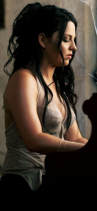 Amy Lee Fotoğrafı