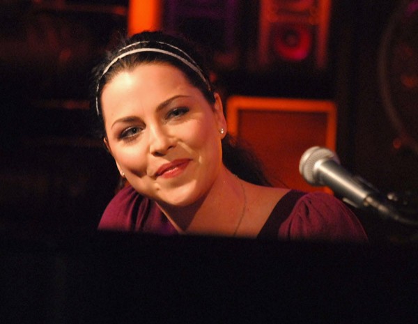 Amy Lee Fotoğrafı