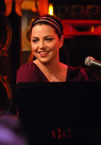 Amy Lee Fotoğrafı