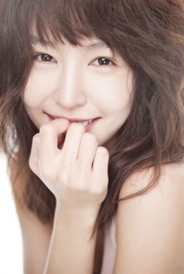 Jung Si-Yeon fotoğrafı