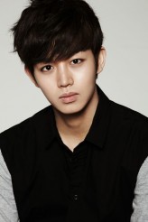 Lee Si-Hoo fotoğrafı